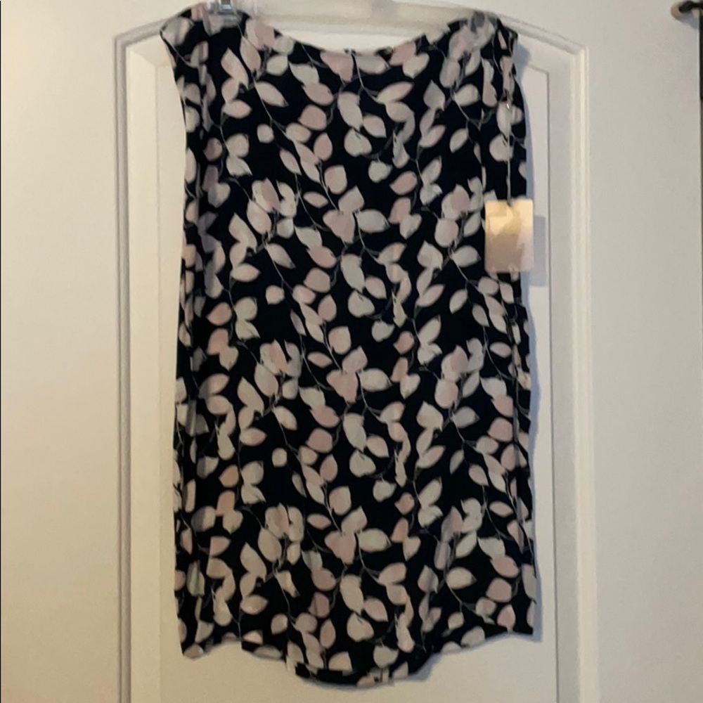 Floral Forever 21 skirt, New w tag, shipping incld